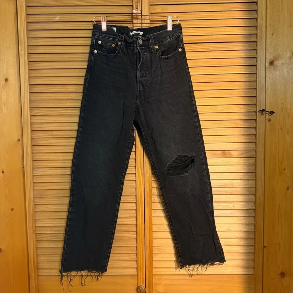 Levi’s Black Wedgie Straight Jeans size 26 - Picture 1 of 5